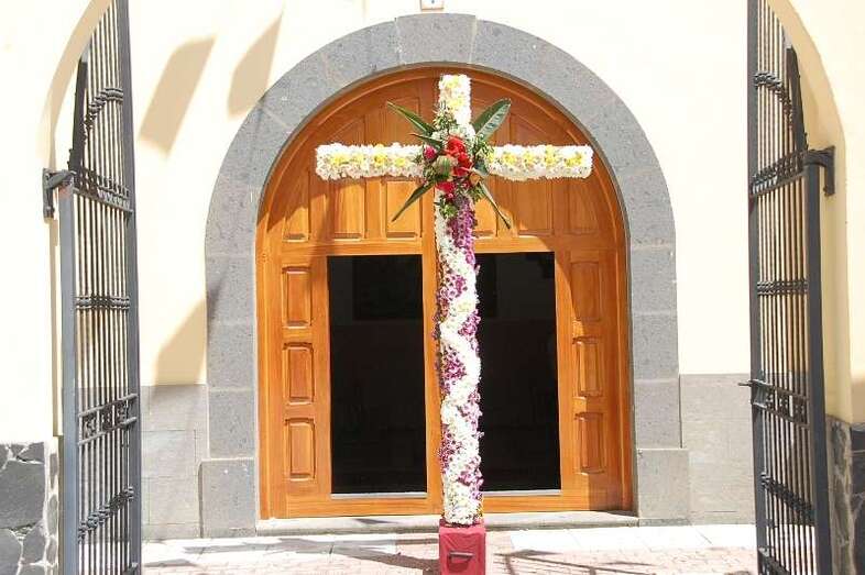 Cruz floreada en La Pardilla (Foto TA)